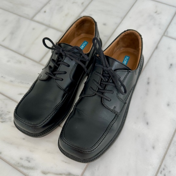 Florsheim Black Oxford Boys Leather Shoes - Picture 2 of 6